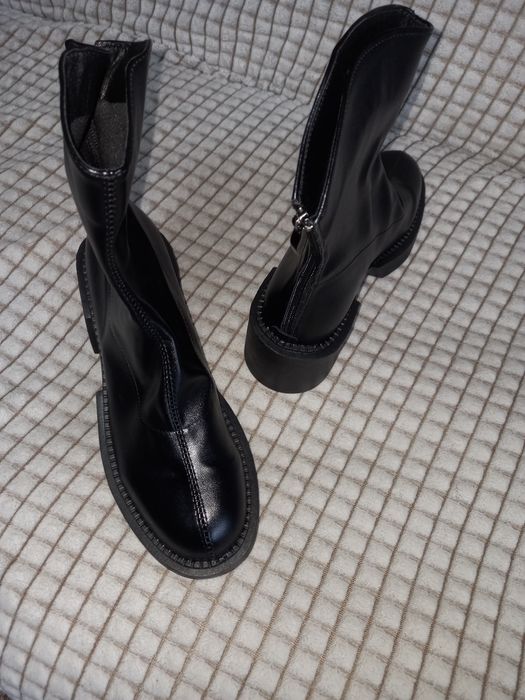 Продам осенние ботинки