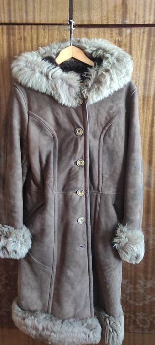 Продавам женски кожух.Размер М -L