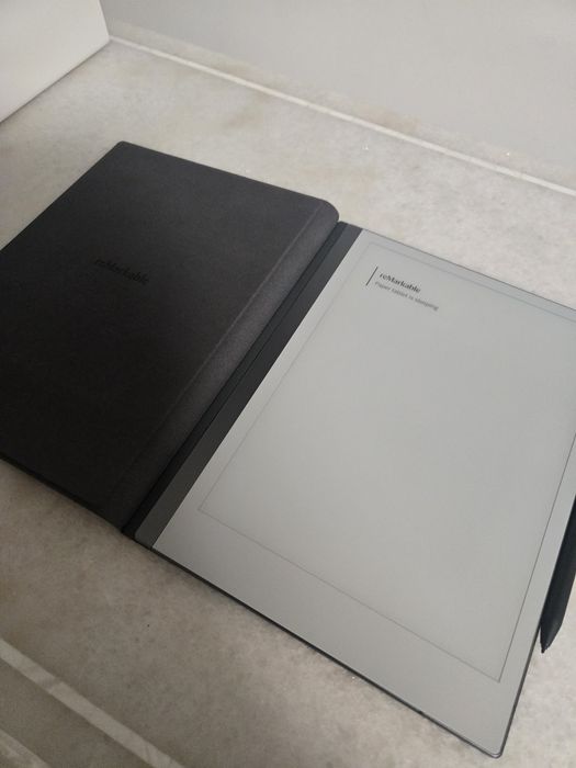 Tableta Remarkable 2, marker și husă