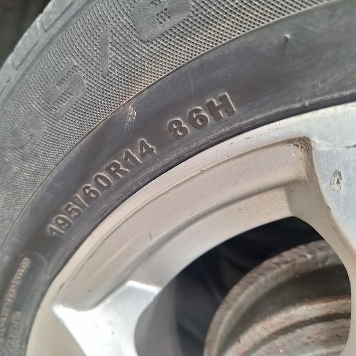 Продам 4 балона на R14