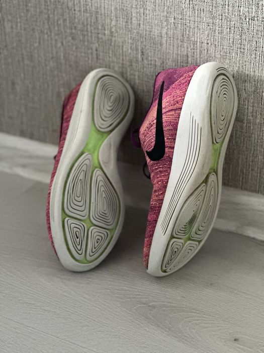 Дамски маратонки Nike