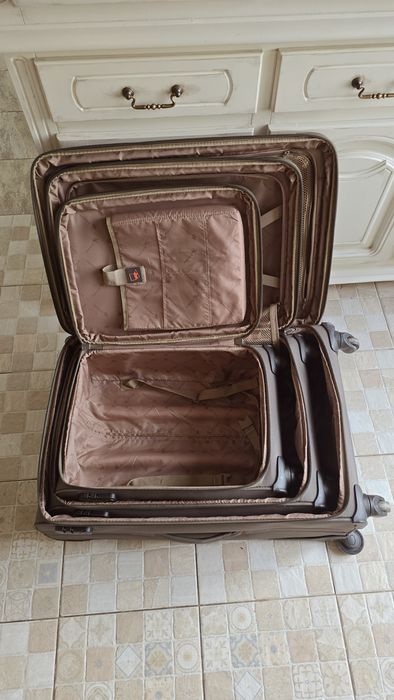 Комплект чемоданов 3 штуки