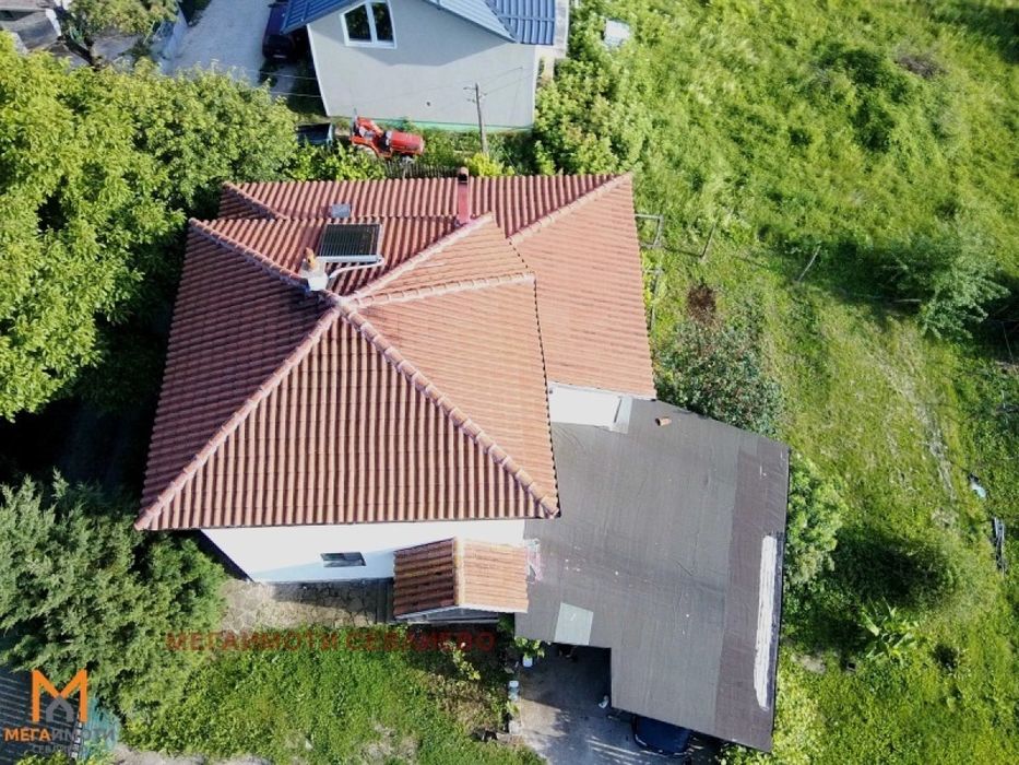 Продажба Къща гр. Севлиево - гр. Севлиево 200m² и двор 2300m²