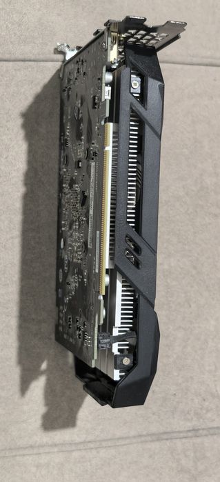 RTX 3050 6GB от gigabyte