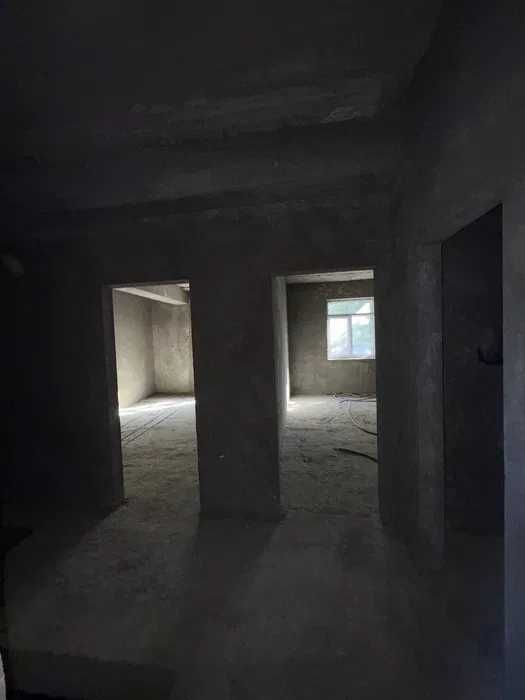Юнусабад ,ресторан Бахор 14-15кв Этажность 3 Этаж :1(дуплекс) КОРОБКА