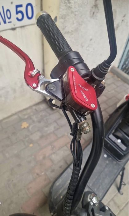 Електрически скутер тип чопър