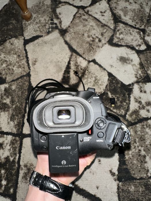 Canon видеоаппарат продаётся в срочном порядке