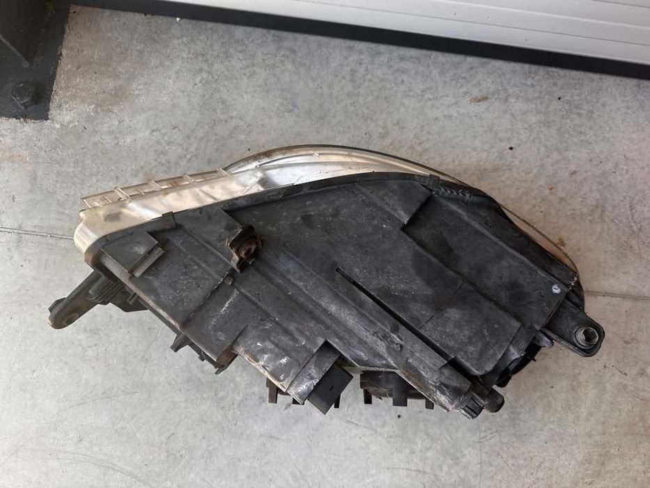 Far stanga dreapta halogen VW Passat CC
