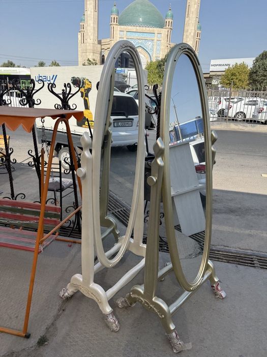 Зеркало напольное овальное  160×180 см в деревянной раме