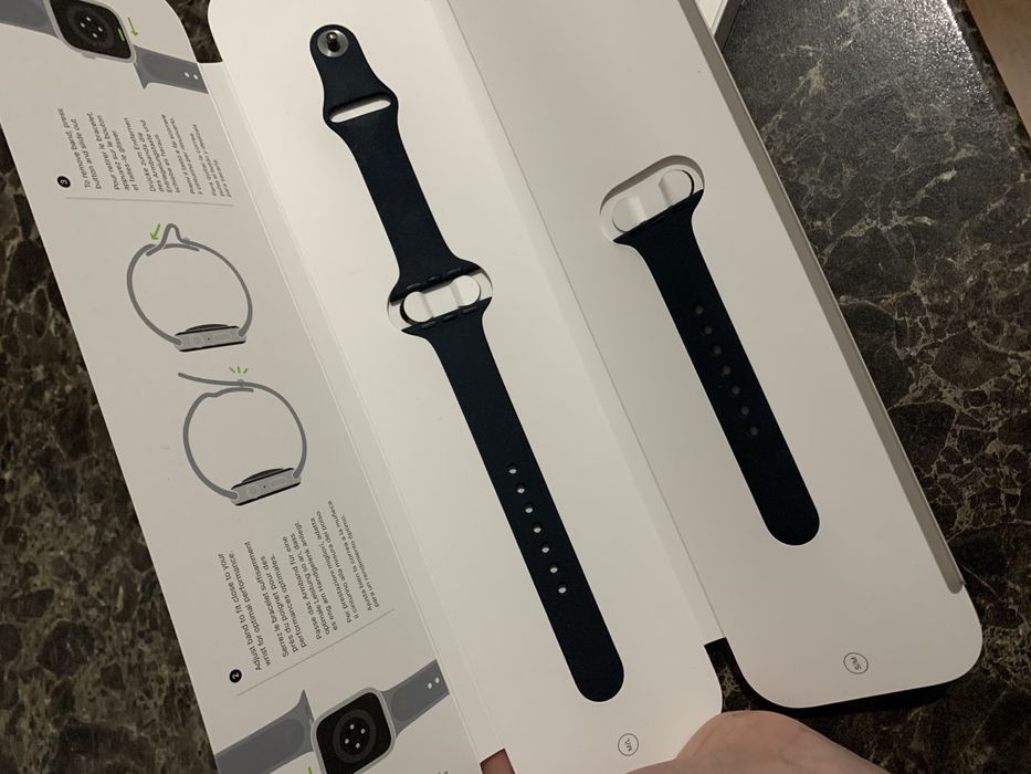 продаю Apple Watch SE