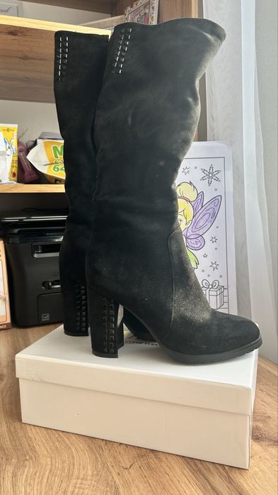 Зимняя замшевая обувь