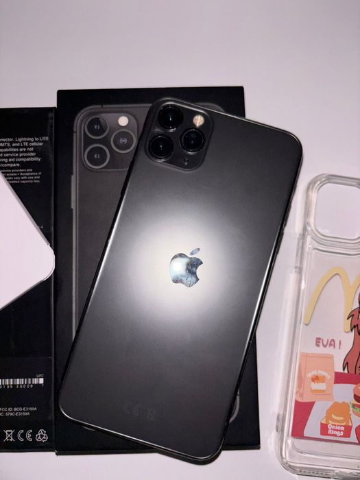 Продам айфон 11 про мах