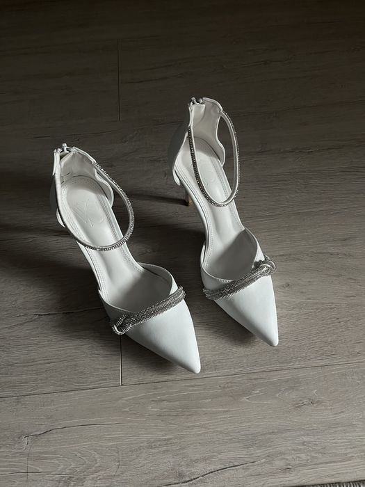 Вечерние туфли на каблуке