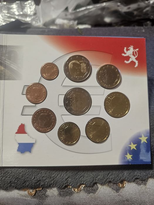 Vand monezi de colectie