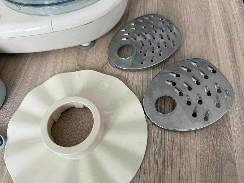 Кухненски робот Philips Cucina с приставки