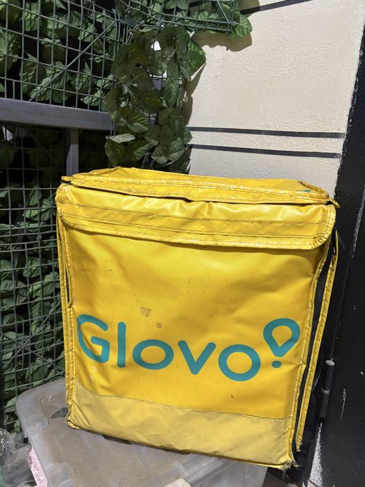 Надёжная и яркая термосумка Glovo