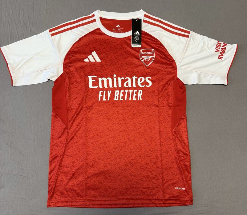 Футболен екип на Arsenal. 2025/2026