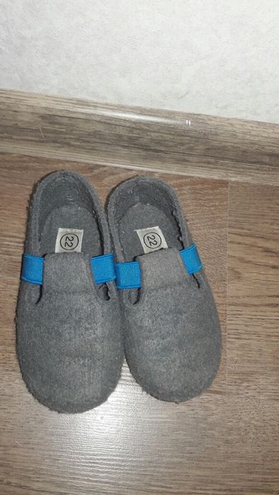 Продам детскую обувь