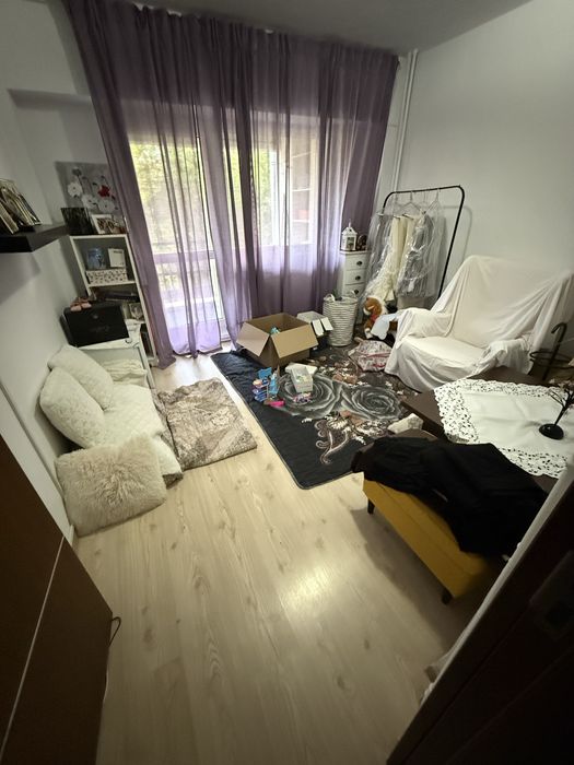 Vand apartament Otopeni(3 dormitoare+living si bucatarie)