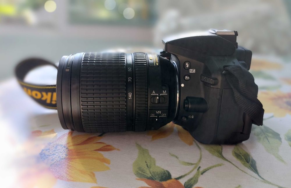 Фотоапарат Nikon D5300 + обектив Nikon 18-140mm VR
