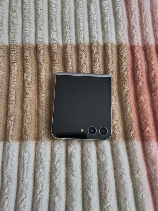 Samsung Galaxy Z Flip 5 256гб