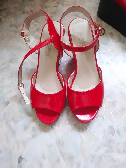 Продам женскую обувь маленького размера