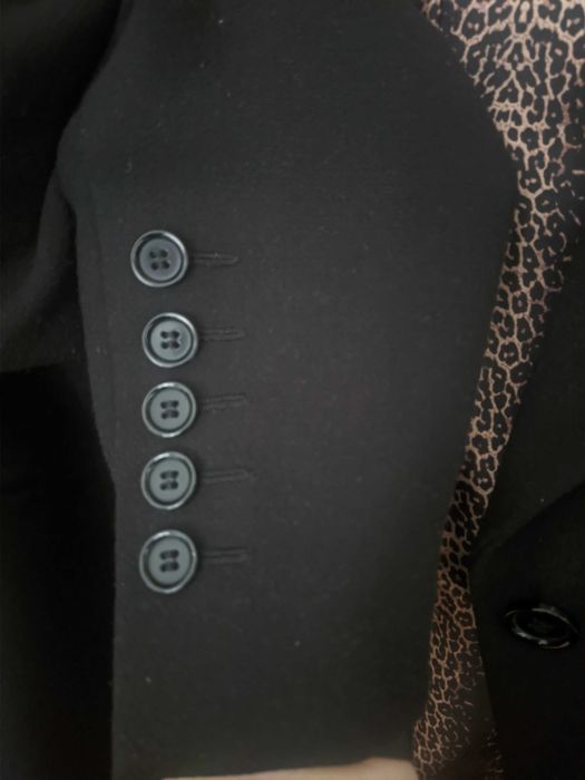 Черно дамско елегантно сако