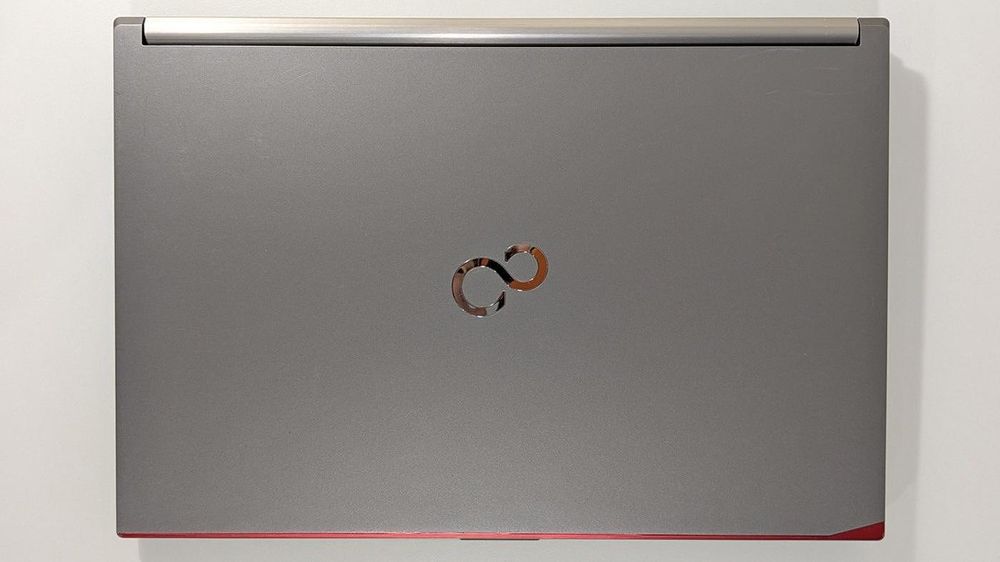 Fujitsu Celsius H760 15.6" 1920x1080 i7-6820HQ 16GB 512GB SSD M2200M