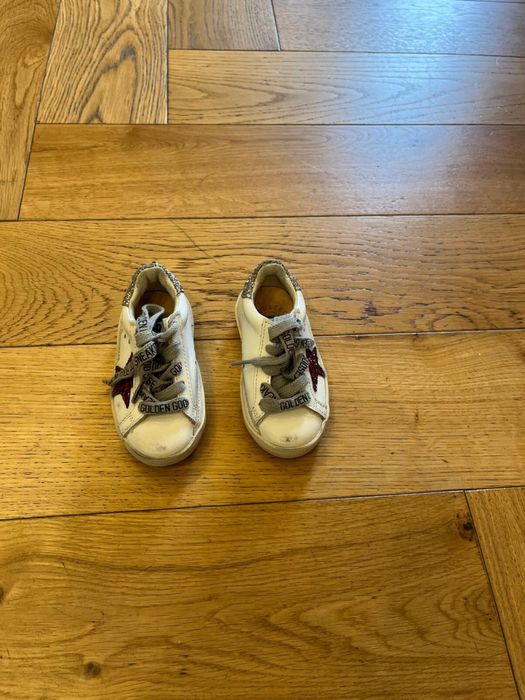 Tenesi Golden Goose copii