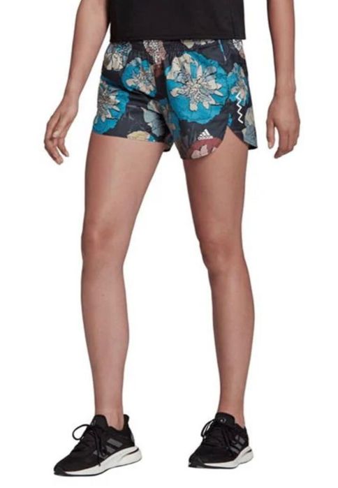 Спортни шорти / къси панталони/ Adidas, закупени от Англия