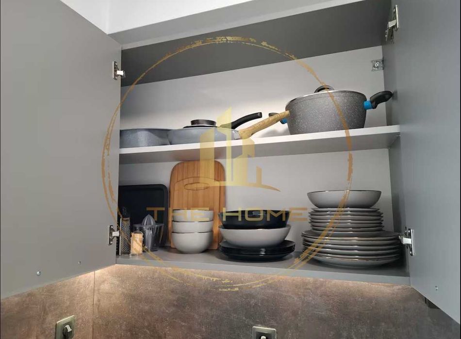 Дава се под наем Тристаен апартамент в Варна, Център - 95 кв.м за 800 € - Снимка #4