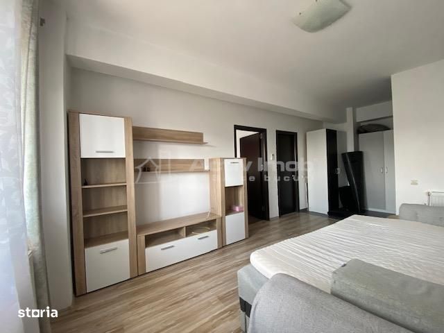 Garsoniera renovata spatioasa luminoasa