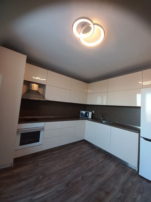 Дава се под наем Тристаен апартамент в ж.Зоопарк - 130 кв.м за 1296.42 € - Снимка #15