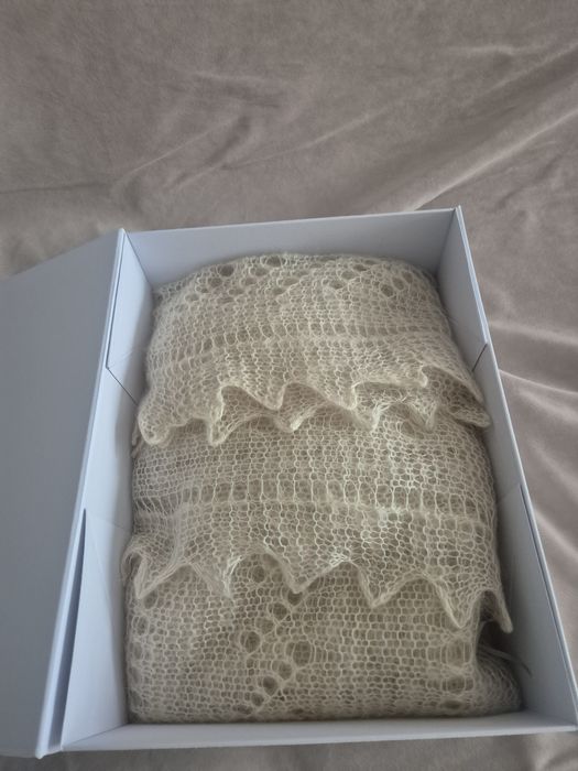 Пуховый платок, новый в коробке