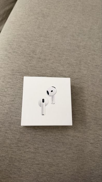 Продавам слушалки AirPods 4 - като нови