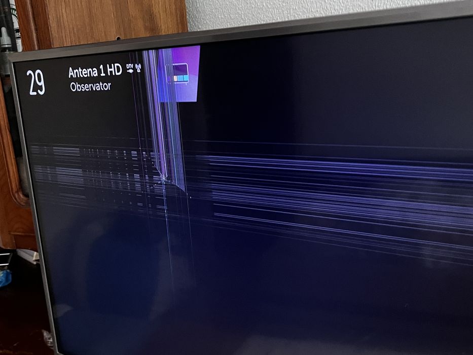 televizor Smart TV LG de 109 cm (43 inch), model exact 43UK6950PLB.
