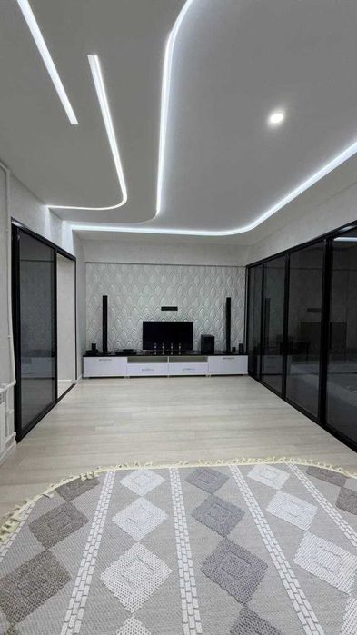 Отель Grand Mir ул.Мирабадская спецплан 2(3)-комн 1/4 74 м² евроремонт