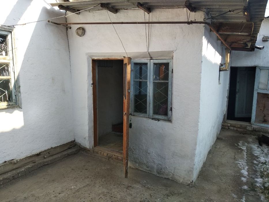 hovli sotiladi 3 sotix