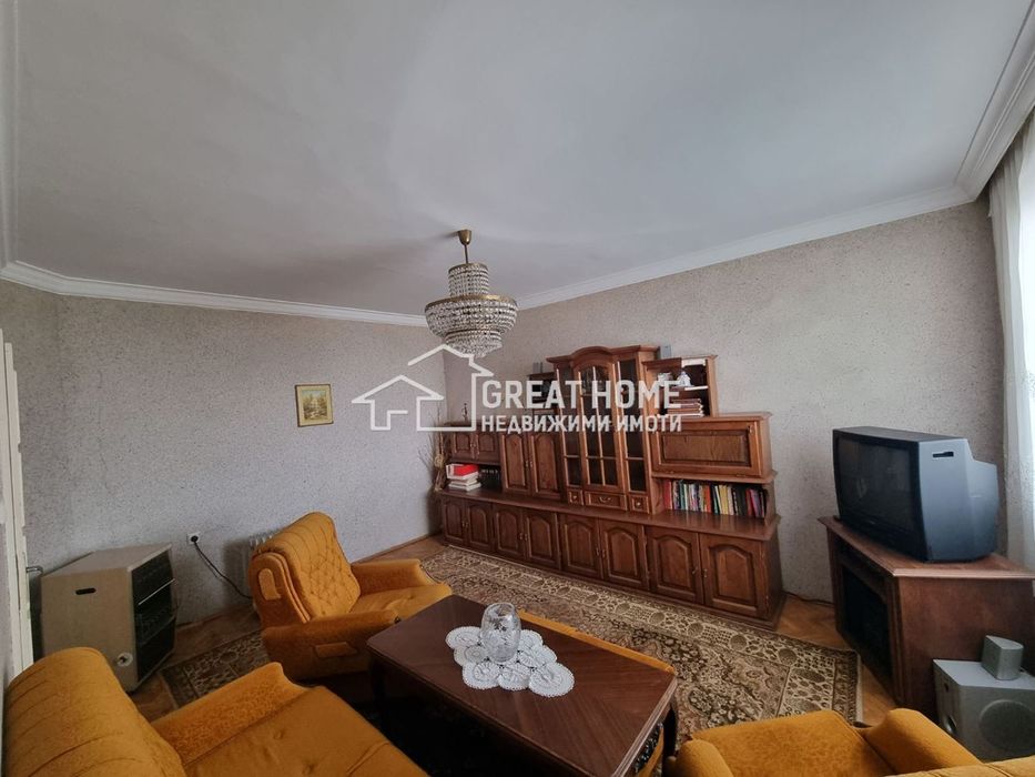 Четиристаен ! Трапезица !