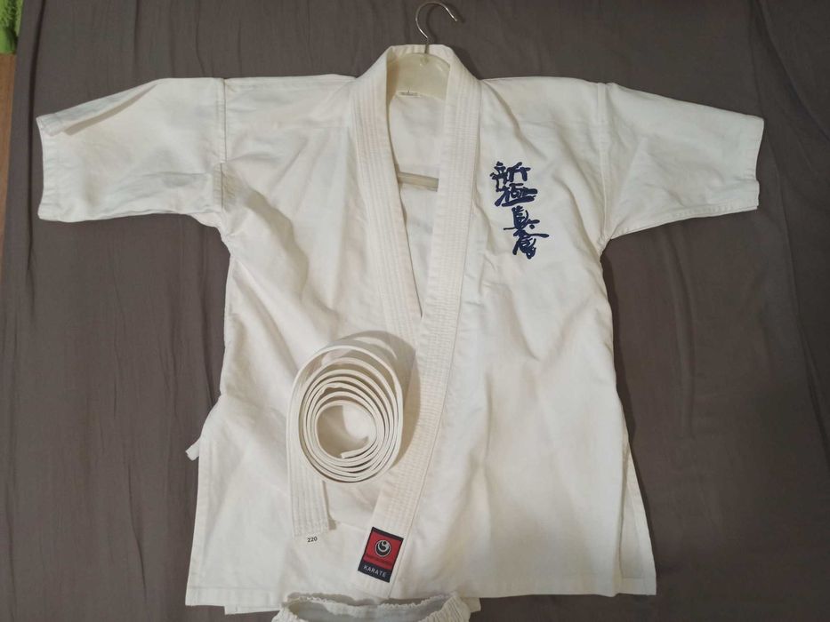 Детско Кимоно за карате Shinkyokushin (7 до 9 годишни)