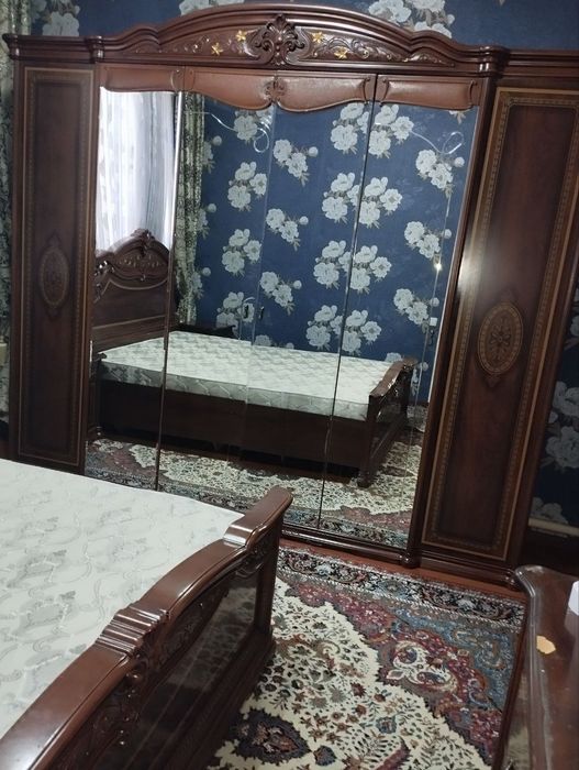 Спальный гарнитур