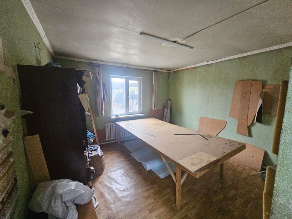 Дом с мебельным цехом