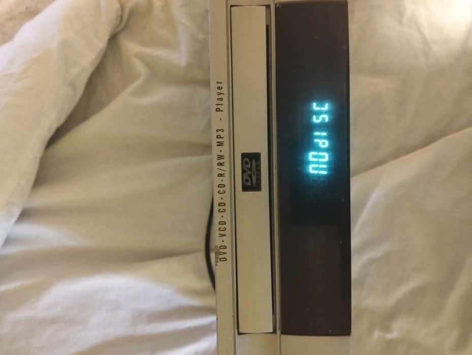 Vând DVD VESTEL 2300 Slim-Line