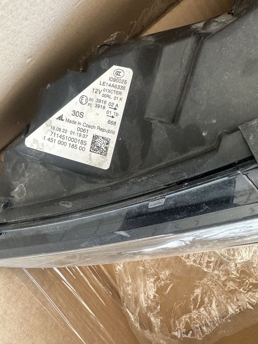 Audi a4 b9 matrix ляв фар За части