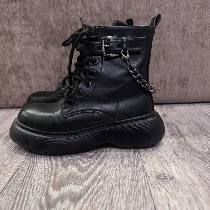 продам ботинки на девочку