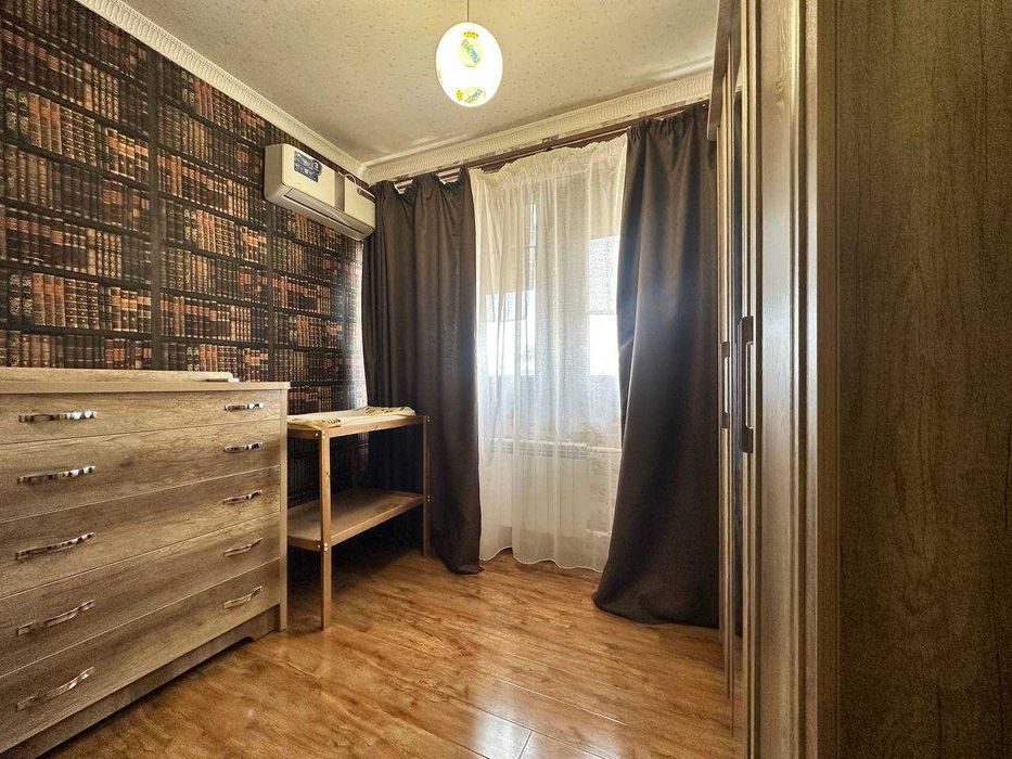 Банковский дом  Госпитальный / Mirabad Avenue