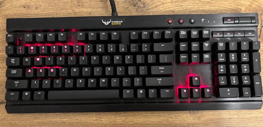 Tastatura Gaming Crosair K70 Cherry MX Blue