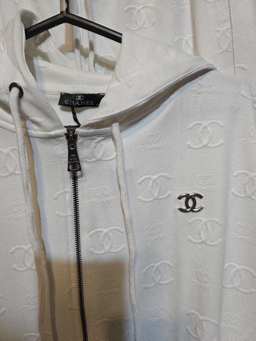 Красив екип CHANEL - в черно и в бяло