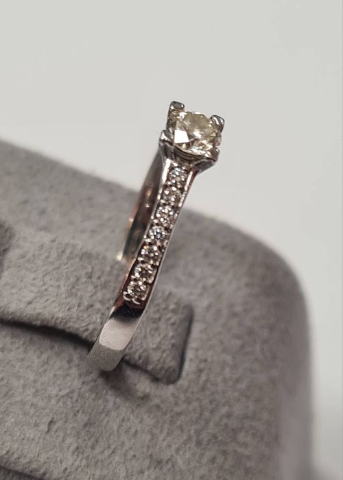 Inel din aur alb 18k, cu diamante naturale, IAU825