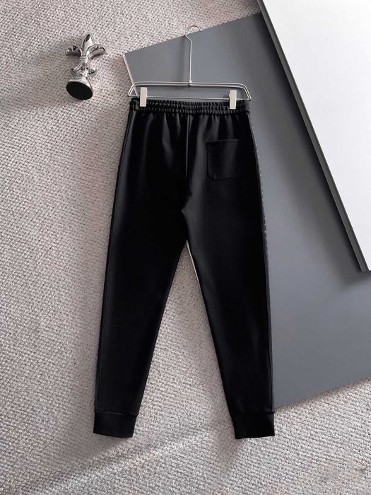 Aduc pe comanda Compleu HUGO orice model